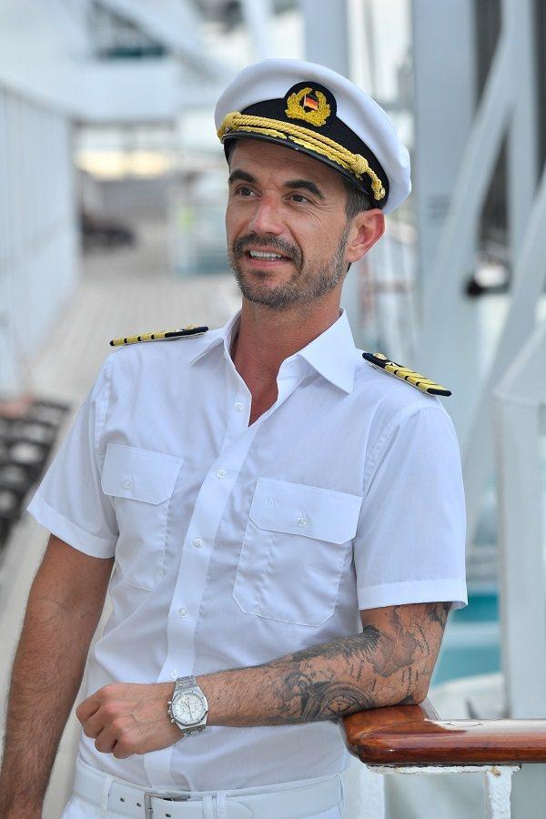 Schick! Florian Silbereisen als neuer Kapitän auf dem ZDF „Traumschiff“. Florian Silbereisen ist neuer Kapitän auf dem Traumschiff