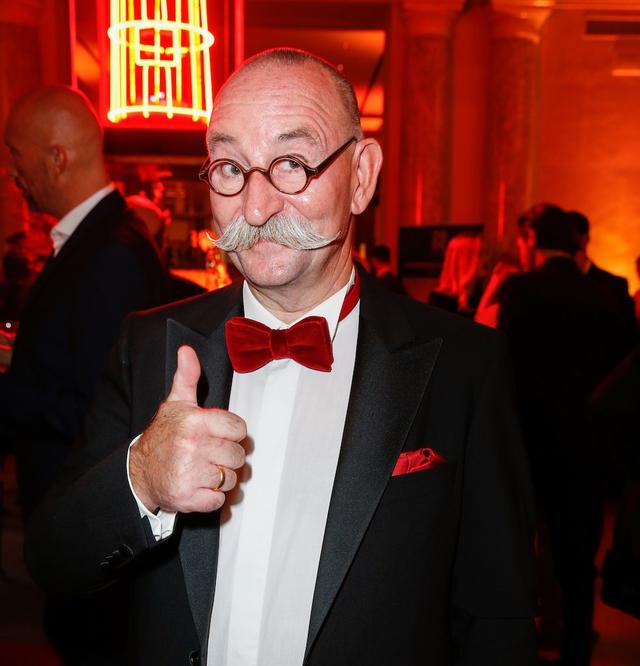 „Bares für Rares“-Moderator Horst Lichter hat 2019 den österreichischen Preis ROMY in der Kategorie „Show / Unterhaltung“ gewonnen. „Bares für Rares“-Moderator Horst Lichter hat 2019 den österreichischen Preis ROMY in der Kategorie „Show / Unterhaltung“ gewonnen.