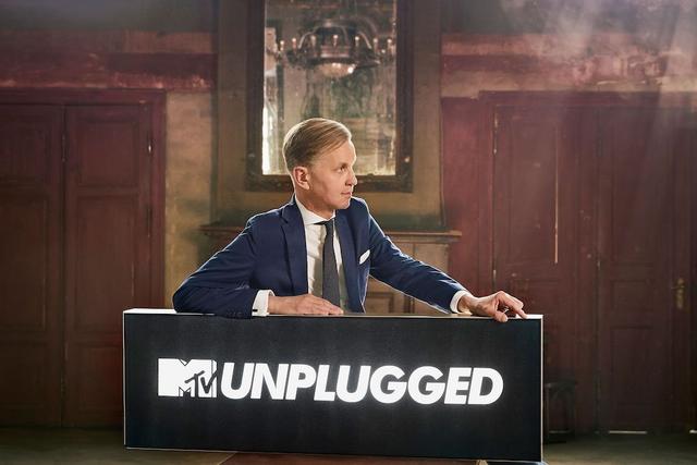 Sensation: Max Raabe und sein Palast Orchester spielen ein „MTV Unplugged“-Konzert ein.