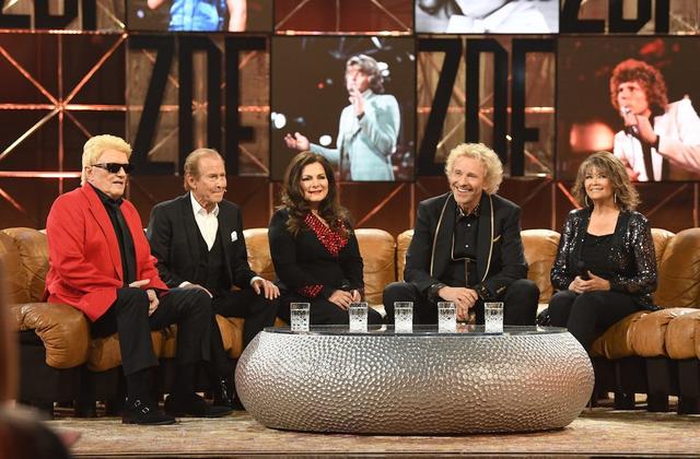 Heino, Michael Holm, Marianne Rosenberg, Thomas Gottschalk, Wencke Mhyre in „50 Jahre ZDF-Hitparade“.