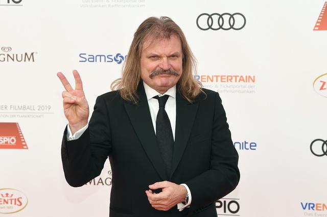 Leslie Mandoki trommelte etliche Stars für einen gemeinsamen Europa-Song zusammen. Leslie Mandoki trommelte etliche Stars für einen gemeinsamen Europa-Song zusammen.