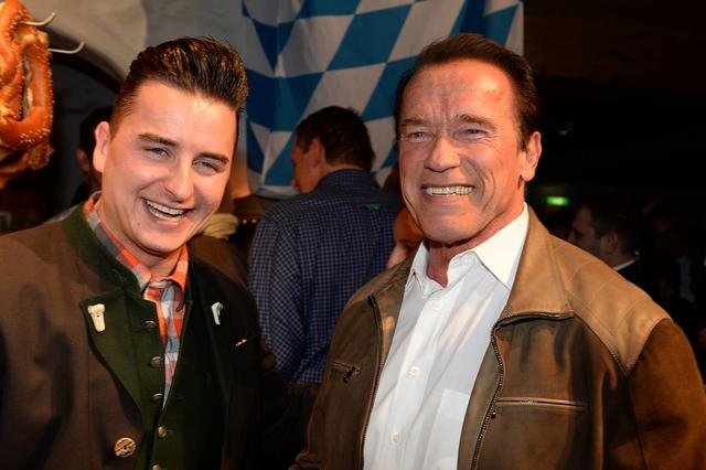 Andreas Gabalier und Arnold Schwarzenegger bei einem Treffen im Jahr 2014.