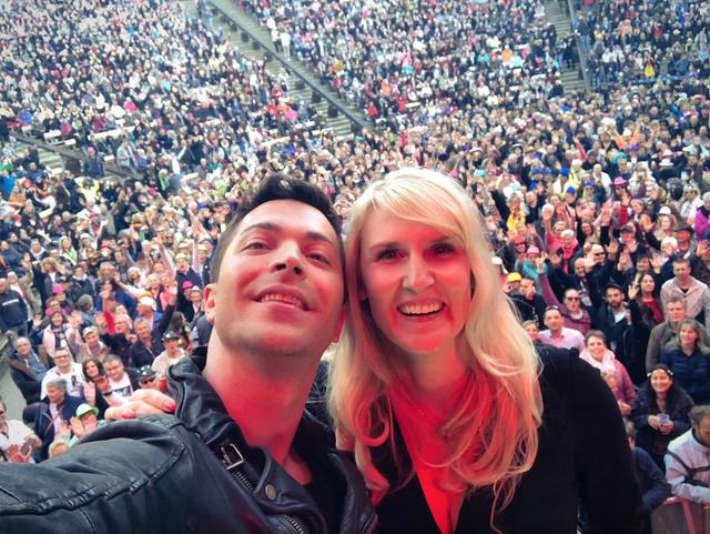 Die Schlagerplanet Radio Moderatoren Julian David und Anika Reichel führten auch in diesem Jahr als Moderatoren mit viel Witz durch das Programm der Schlagernacht am Kalkberg. Die Schlagerplanet Radio Moderatoren Julian David und Anika Reichel führten auch in diesem Jahr als Moderatoren mit viel Witz durch das Programm der Schlagernacht am Kalkberg.