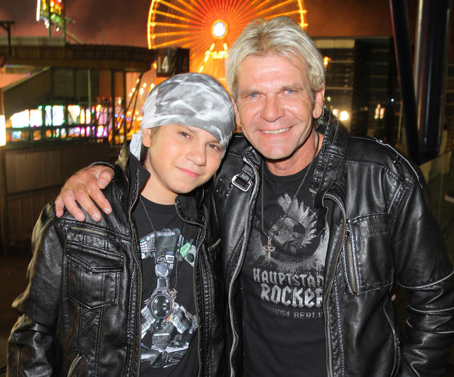 Matthias Reim und sein Sohn Julian – eine Aufnahme aus 2010. Matthias Reim und sein Sohn Julian – eine Aufnahme aus 2010.