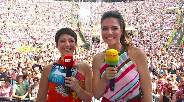 Madeleine Wehle und Franziska Maushake moderieren „Die Schlagernacht 2019 in der Berliner Waldbühne“. 