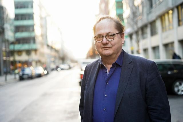 Schauspieler Jürgen Tarrach hat sein deutschsprachiges Fado-Album „Zum Glück traurig“ veröffentlicht. Schauspieler Jürgen Tarrach hat sein deutschsprachiges Fado-Album „Zum Glück traurig“ veröffentlicht.