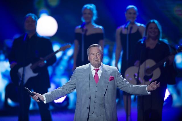 Roland Kaiser wird 2020 neben seiner Arena-Tour auch bei etlichen Sommer-Open-Airs auf der Bühne stehen. Roland Kaiser wird 2020 neben seiner Arena-Tour auch bei etlichen Sommer-Open-Airs auf der Bühne stehen.