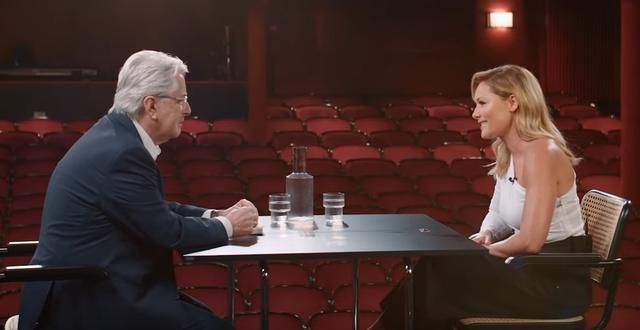 Helene Fischer zu Gast bei Frank Elstners „Wetten, das war’s“. Helene Fischer und Frank elstner im Profil
