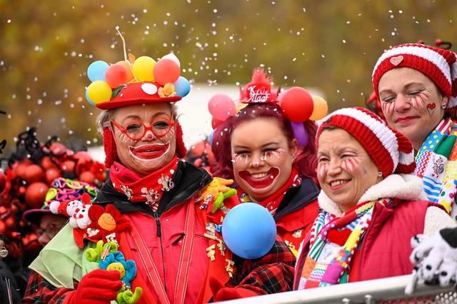 Der Karneval in Köln und anderen Städten ist eröffnet. 