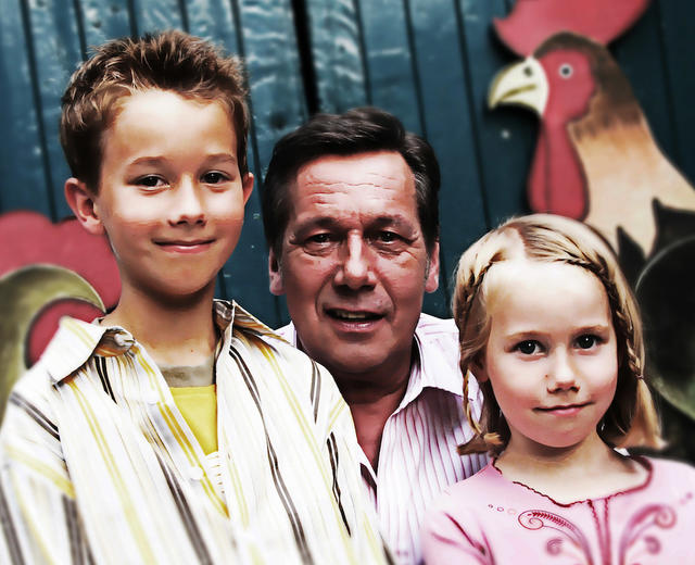 Roland Kaiser mit Sohn Jan und Tochter Annalena im Jahr 2005. Roland Kaiser mit Sohn Jan und Tochter Annalena im Jahr 2005.
