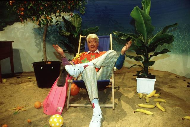 Rudi Carrell 1994 in den Kulissen seiner „Urlaubs-Show“ für RTL.