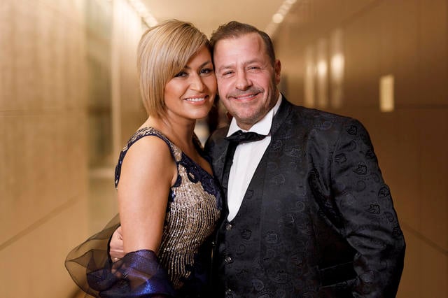 Willi Herren und Jasmin Herren, am 08. Dezember strahlten sie in Köln bei der 13. Dorint Charity Sports Night 2019 noch für die Kameras. Willi Herren und Jasmin Herren, am 08. Dezember strahlten sie in Köln bei der 13. Dorint Charity Sports Night 2019 noch für die Kameras.