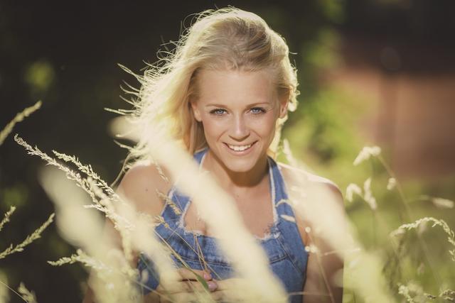 Julia Lindholm veröffentlicht 2020 ihr drittes Album. Julia Lindholm veröffentlicht 2020 ihr drittes Album.
