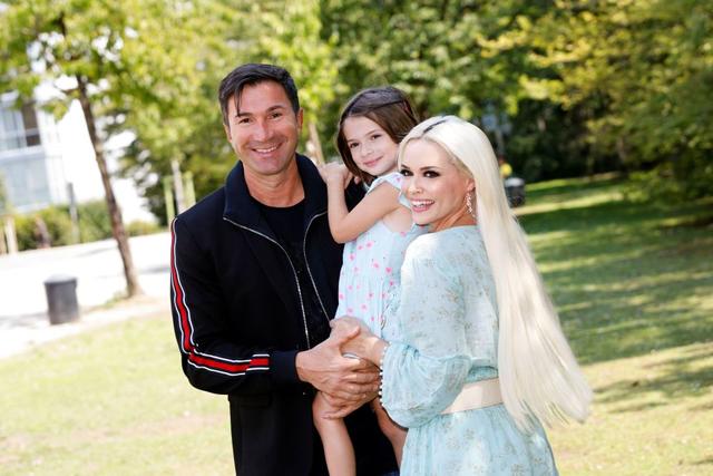 Daniela Katzenberger mit Mann und Kind im Juli