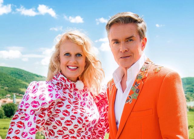 Barbara Schöneberger und Alfons Haider präsentieren die "Starnacht aus der Wachau". Barbara Schöneberger und Alfons Haider präsentieren die "Starnacht aus der Wachau".