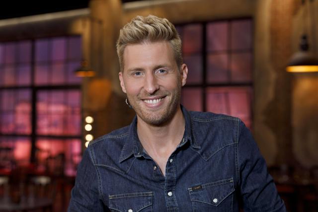 Maximlian Arland wie man ihn kennt: Immer mit einem Grinsen im Gesicht. Maximlian Arland wie man ihn kennt: Immer mit einem Grinsen im Gesicht.