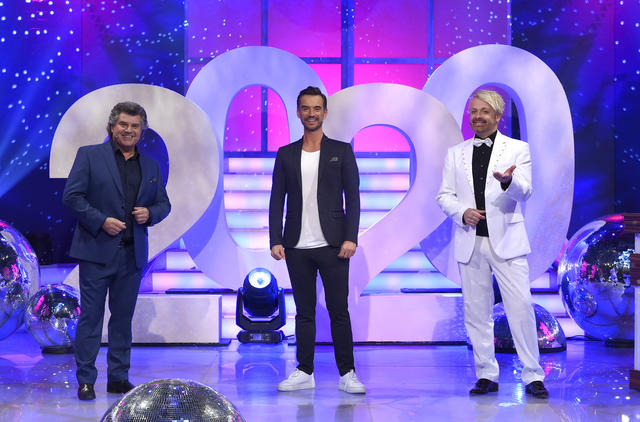 Florisn Silbereisen (m.), Andy Borg (l.) und Ross Antony (r.) moderieren die MDR-Sendung die "Schlager des Jahres 2020". Florisn Silbereisen (m.), Andy Borg (l.) und Ross Antony (r.) moderieren die MDR-Sendung die "Schlager des Jahres 2020".