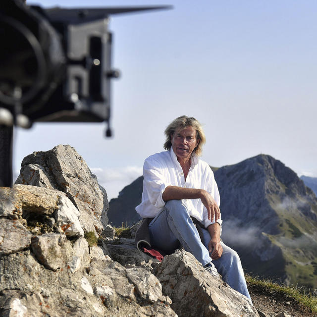 Hansi Hinterseer ist in einer neuen TV-Show des MDR im Tuxertal unterwegs. Hansi Hinterseer ist in einer neuen TV-Show des MDR im Tuxertal unterwegs.