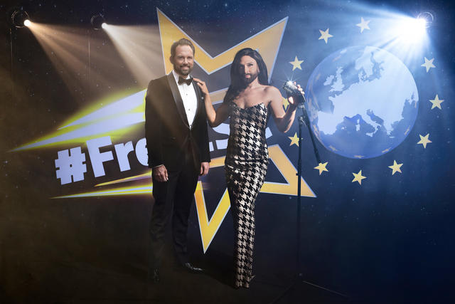 Steven Gätjen und Conchita Wurst präsentieren den "Free ESC" 2021.