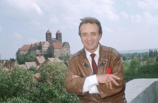 Günter Wewel bei den Dreharbeiten zu Kein schöner Land im Mai 1990