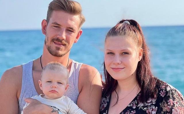Lavinia Wollny und Tim Katzenbauer mit ihrer gemeinsamen Tochter Haylie Emilia Lavinia Wollny und Tim Katzenbauer mit ihrer gemeinsamen Tochter Haylie Emilia