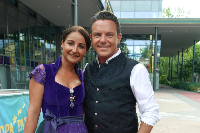 Stefan Mross mit seiner Freundin Eva Luginger Stefan Mross mit seiner Freundin Eva Luginger