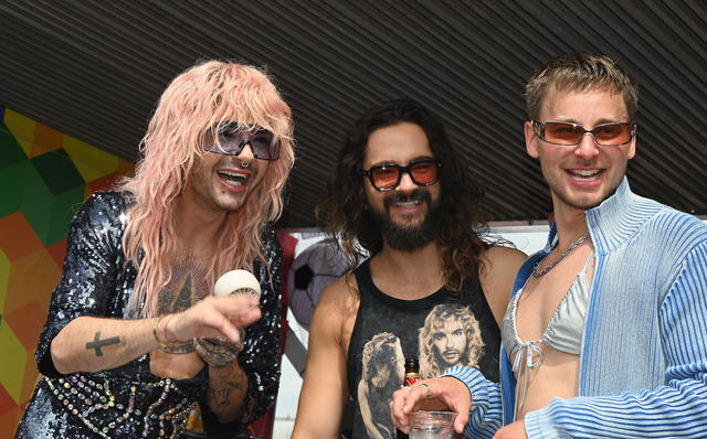 Bill und Tom Kaulitz und Schauspieler Timmi Trinks beim CSD in Köln Bill und Tom Kaulitz und Schauspieler Timmi Trinks beim CSD in Köln