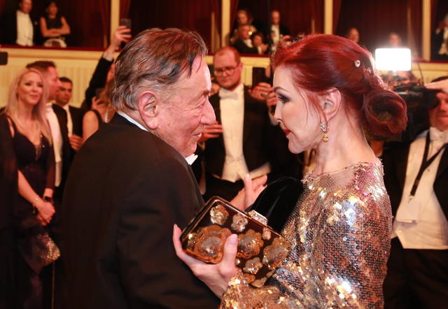 Richard Lugner mit Priscilla Pesley, Wiener Opernball Februar 2024 Richard Lugner mit Priscilla Pesley, Wiener Opernball Februar 2024
