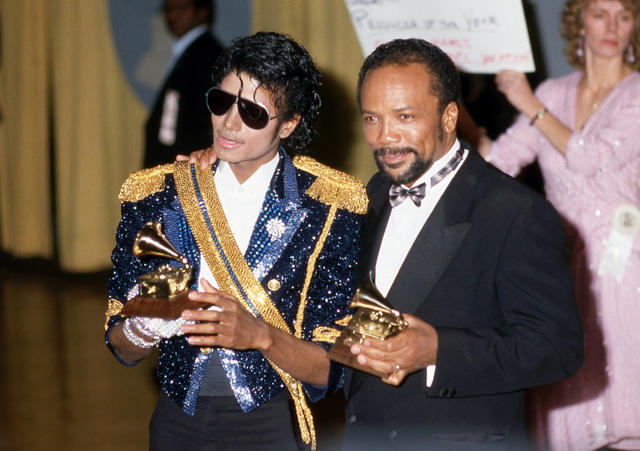 Quincy Jones und Michael Jackson bei den Grammy Awards, 1984 Quincy Jones und Michael Jackson bei den Grammy Awards, 1984