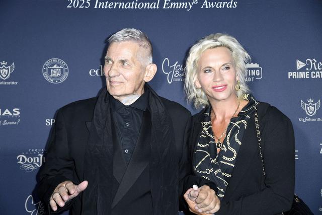 Heinz Hoenig und seine Frau Annika Kärsten-Hoenig beim International Emmy Awards 2025 im Schlosshotel in Berlin am 07.07.2025 Heinz Hoenig und seine Frau Annika Kärsten-Hoenig beim International Emmy Awards 2025 im Schlosshotel in Berlin am 07.07.2025