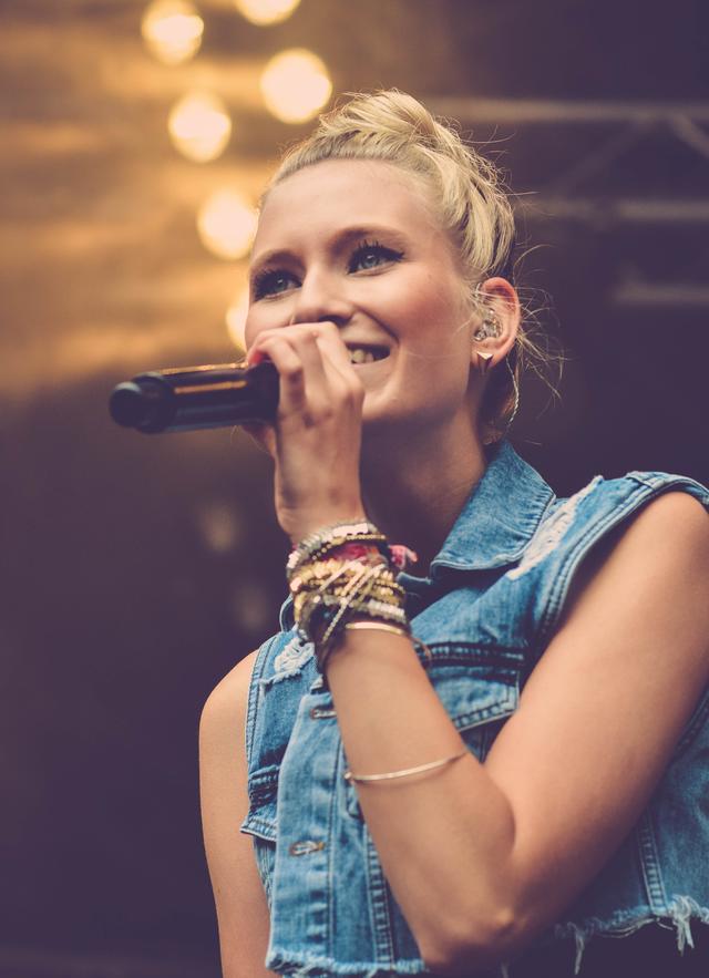 glasperlenspiel_live_951.jpg glasperlenspiel_live_951.jpg