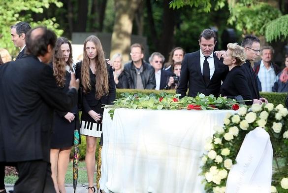 udo_jurgens_trauerfe_1628.jpg udo_jurgens_trauerfe_1628.jpg
