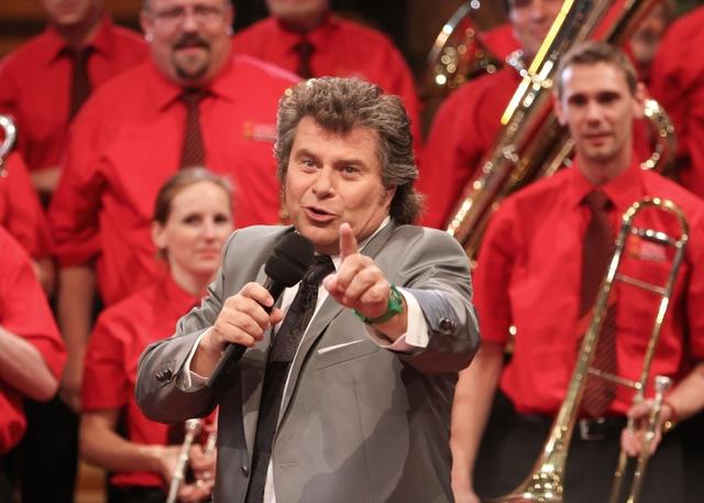 Andy Borg heißt und herzlich im Musikantenstadl willkommen! Andy Borg Musikantenstadl