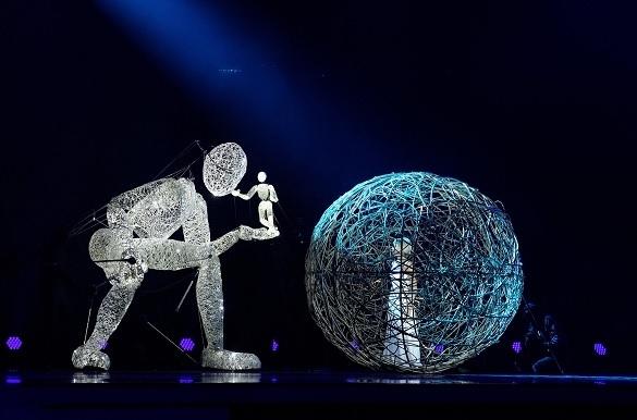 Was für eine spektakuläre und vor allem abwechslungsreiche Show. Allein das Bühnenbild der Helene Fischer Tour ist ein echter Hingucker. Helene Fischer