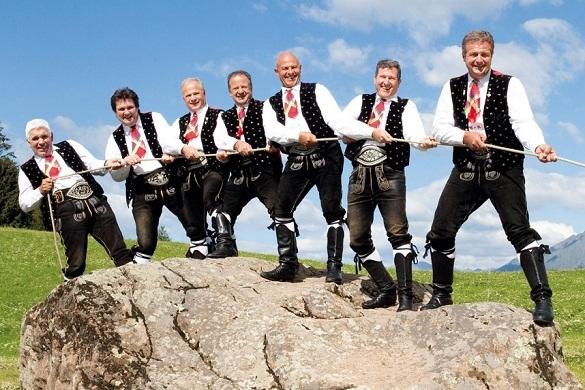 Die Kastelruther Spatzen: 30 Jahre sind sie nun schon auf der Bühne zu Hause! Die Fans freuen sich auf ihre Jubiläumstour! Kastelruther Spatzen Jubiläum