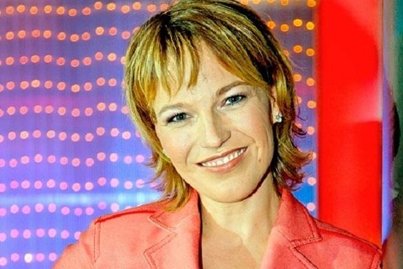 Moderatorin Andrea Ballschuh begrüßt uns zu ihrer Sendung! Andrea Ballschuh