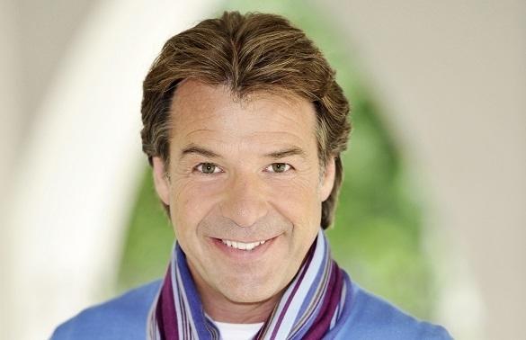Im zweiten Teil unserer Serie „So heißen Schlagerstars wirklich“ verraten wir Euch, wie Roland Kaiser, Michelle, Semino Rossi oder auch der Wendler richtig heißen Schlagerstars richtige Namen