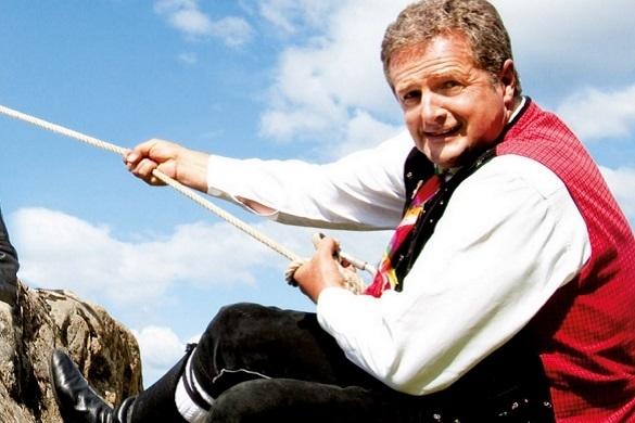 Norbert Rier feiert Geburtstag! Auf der Bühne ist der Kastelruther Spatz einfach unschlagbar! Wir gratulieren! Kastelruther Spatzen