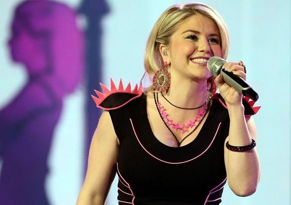 Beatrice Egli: Die Schweizerin kommt wahnsinnig gut beim Publikum an. Das strahlt sie auf der Bühne aus... Beatrice Egli DSDS