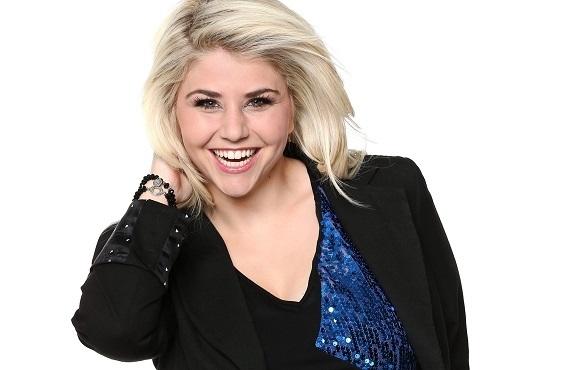Beatrice Egli: Die Schweizerin hat sich ganz bewusst für einen Song von Helene Fischer entschieden. Die Schlagersängerin ist ihr großes Idol! Beatrice Egli DSDS