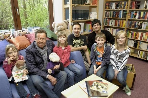 Roland Kaiser hat ein großes Herz für Kinder: Erst kürzlich besuchte er das Albert-Schweitzer-Kinderdorf in Dresden. ALBERT-SCHWEITZER-VERBAND Roland Kaiser