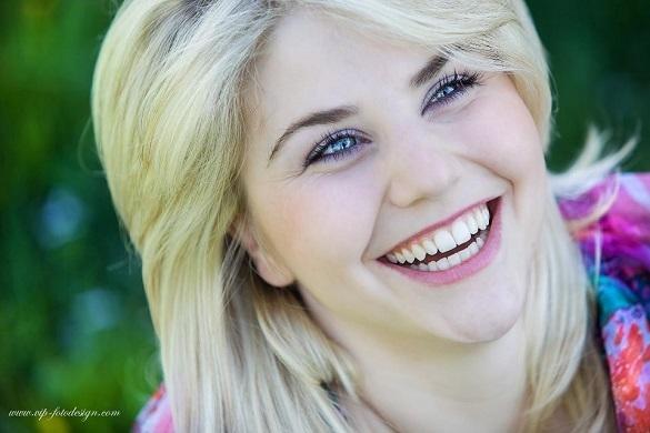 Beatrice Egli hat die Herzen im Sturm erobert. Die junge Schweizerin kommt einfach wahnsinnig gut an! Beatrice Egli Porträt