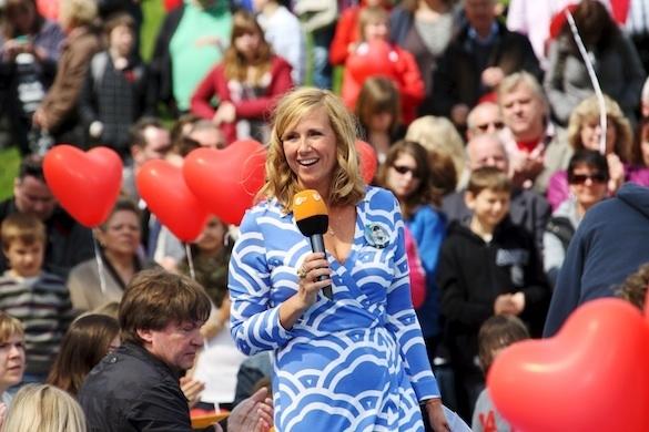 Die Gästeliste des ZDF-Fernsehgarten lässt am Sonntag keine Wünsche offen Andrea Kiewel ZDF Fernsehgarten