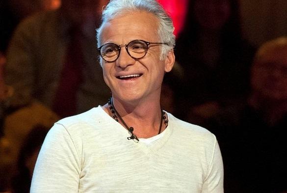 Nino stellt sich in der Sendug „Das NRW Duell“ der Herausforderung - er muss in der Show allerlei knifflige Fragen beantworten. Nino de Angelo