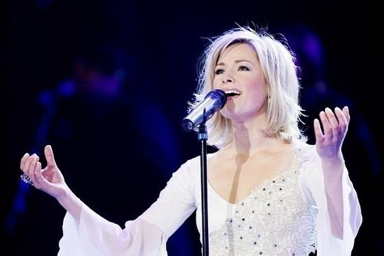 Die sympathische Sängerin erreicht die Fans vor allem mit gefühlvollen Balladen... helene