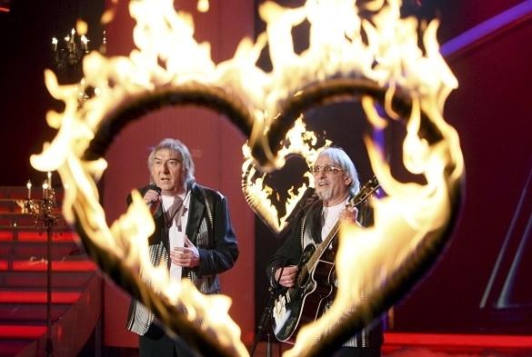 Die Amigos setzen der Volksmusik die Krone auf: Bei ihrem Auftritt sind die Fans Feuer und Flamme. MDR Amigos