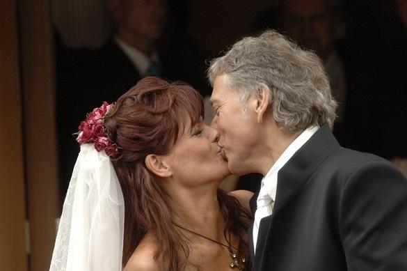 Andrea Berg ist mit Uli Ferber verheiratet. Da gibt es auch schöne Küsse zu erleben. Andrea Berg Uli Ferber