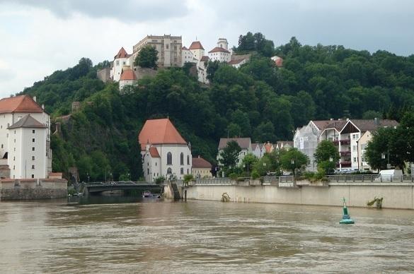 Die Gelder vom Spendenabend im MDR gehen natürlich auch nach Passau. Die Flut hatte hier besonders viele Opfer gefordert. Eine wirklich wichtige Aktion also! Spendenabend im MDR