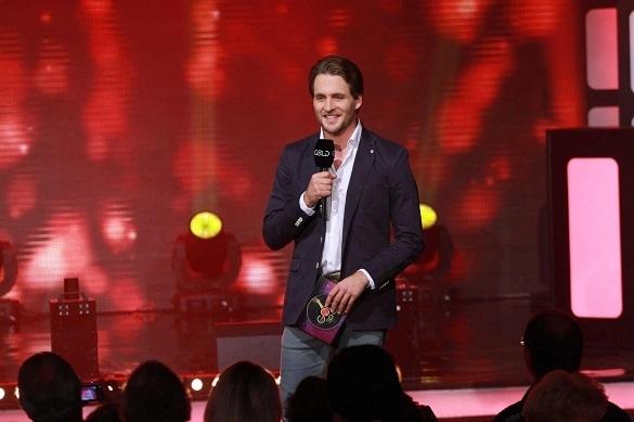 Alexander Klaws moderiert die Bild Goldschlager äußerst sympathisch und souverän! bild goldschlager