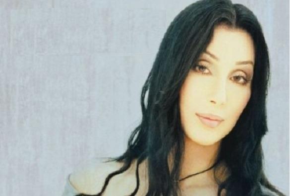 Cher bringt im September ihr neues Album raus. Sie hat immer noch die Power und den Look einer jungen Diva! Cher Comback